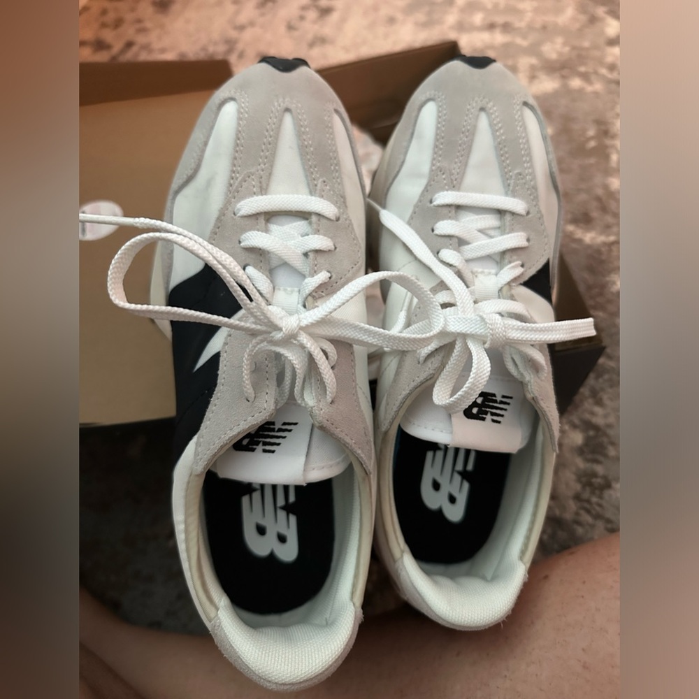 NEW BALANCE
Women's 327 Casual Sneakers